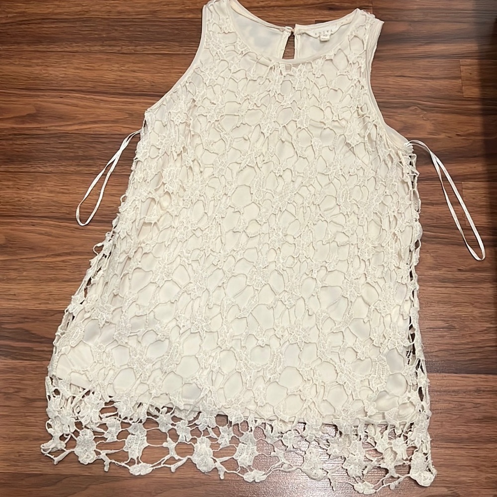 CREAM lace tank top